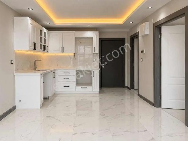 Bimondodan Emek Mahallesi Farabi Sokakta Satılık 1+1 Sıfır Apart