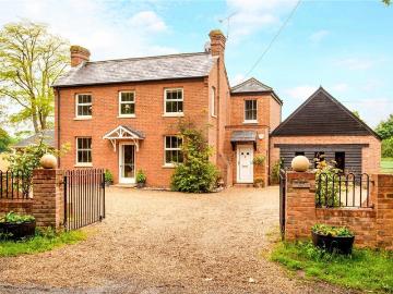 Binfield Heath, Henley on Thames. 4 bed detached house to rent £5,850 pcm £1,350 pw