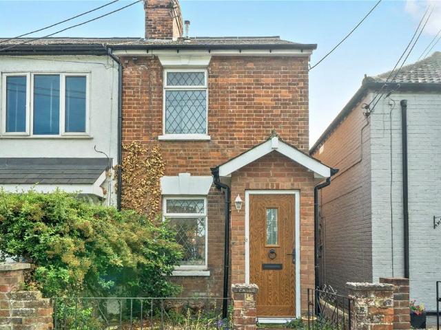 Binfield Road, Berkshire RG42 2 bed end of terrace house to rent £1,495 pcm £345 pw