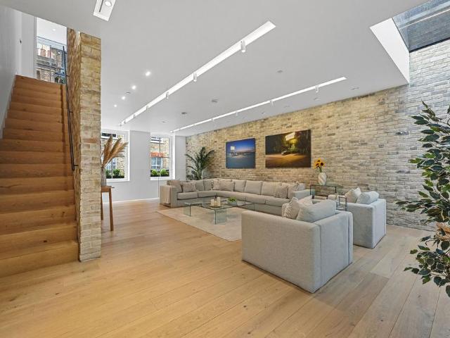 Bingham Place, Marylebone, W1U 3 bed mews to rent £24,917 pcm £5,750 pw