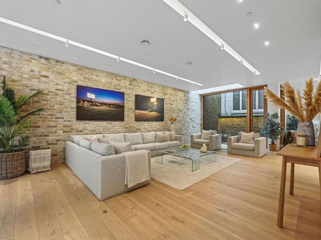 Bingham Place, London, W1U 3 bed house to rent £24,917 pcm £5,750 pw