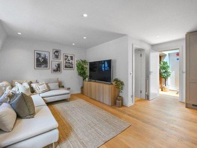 Bingham Place, London, W1U 2 bed apartment to rent £6,391 pcm £1,475 pw