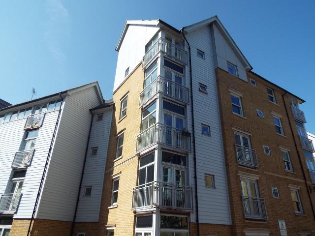Bingley Court, Canterbury CT1, 3 bed flat to rent, £1,400 pcm | PrimeLocation
