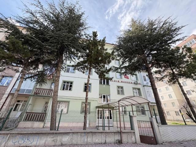 Binkonutlarda Cadde Cepheli Full Yapılı Geniş Daire