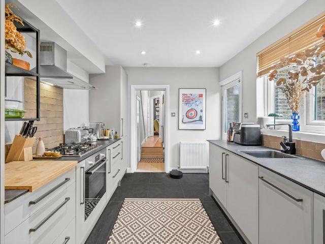 Binns Road, Turnham Green W4, 1 bed flat to rent, £2,750 pcm | PrimeLocation