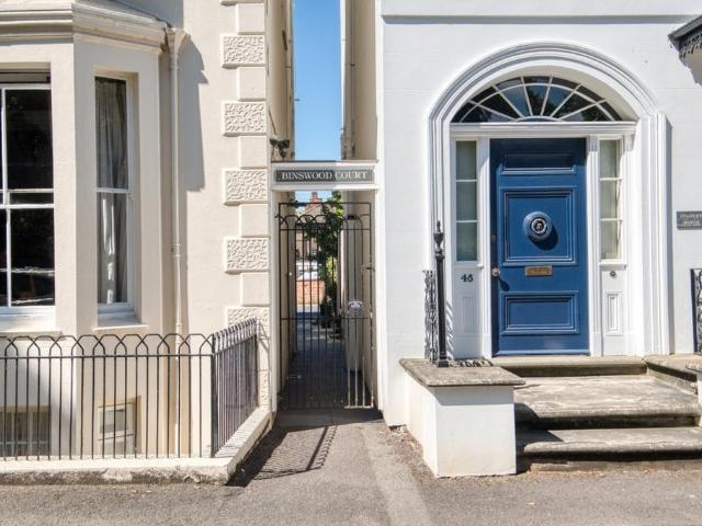 Binswood Avenue Leamington Spa CV32 2 bed flat to rent £1,550 pcm £358 pw