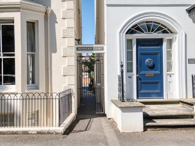 Binswood Court, Leamington Spa, CV32 2 bed apartment to rent £1,600 pcm £369 pw