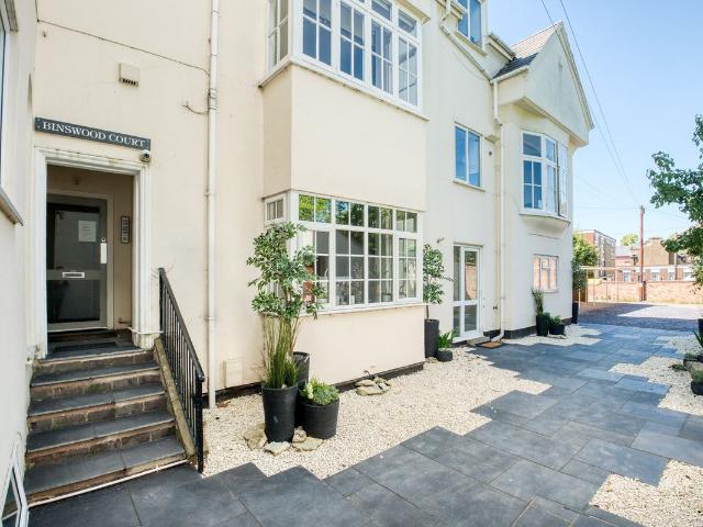 Binswood Court, Leamington Spa CV32, 2 bed flat to rent, £1,550 pcm | PrimeLocation