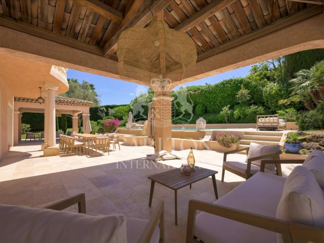 Biot – Élégante propriété au sein d’un domaine privé sécuris. 313m² Biot