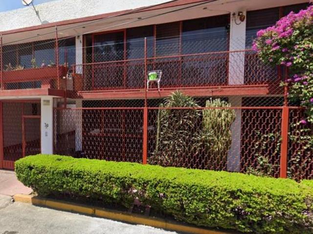 Biógrafos #9, Colonia El Sifón, C.P. 09400 Casa en Venta en DF / CDMX