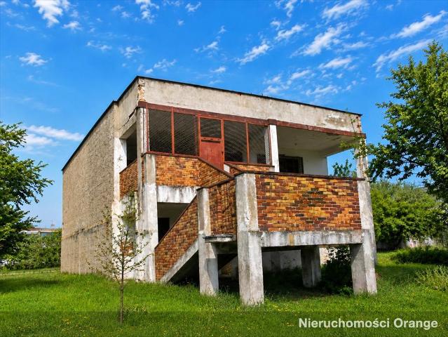 Białogard, ul. Feliksa Stamma: 254 m² biuro + działki, 870 m²