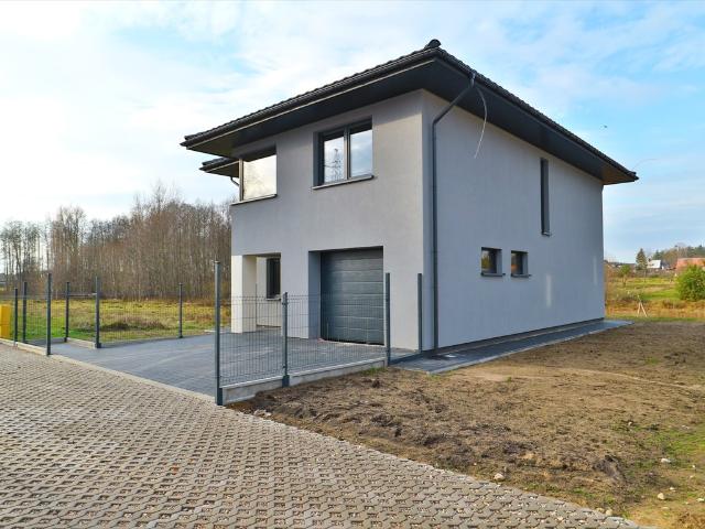 Dom wolnostojący 171m2 z dużym ogrodem i garażem
