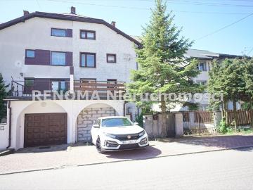 Inwestycyjny dom 270m2 z garażami w Jaroszówce