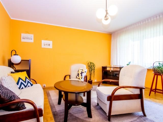 Sprzedam przestronne 4 pokojowe mieszkanie 70 m² z piwnicą i zielonym otoczeniem