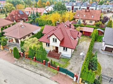 Dom 195m2 z garażem i tarasem w spokojnej okolicy