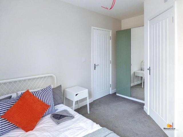 18 Bicester Road, Aylesbury, HP19 1 bed in a house share to rent £815 pcm £188 pw