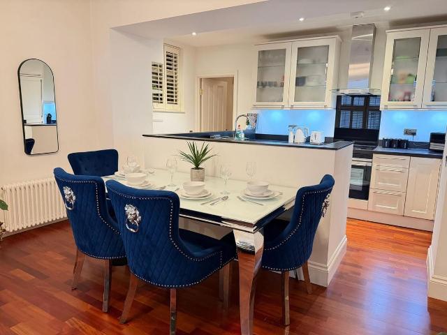 Bickenhall Street, Westminster, London W1U, 3 bed flat to rent, £5,950 pcm | PrimeLocation
