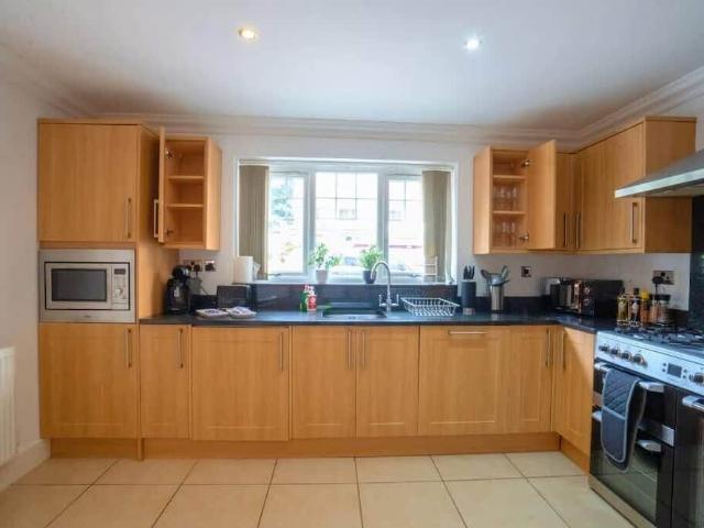 Bickenhill and Marston Green, B37 7GR, United Kingdom | 5 bed house for rent #133197229 | Rentberry