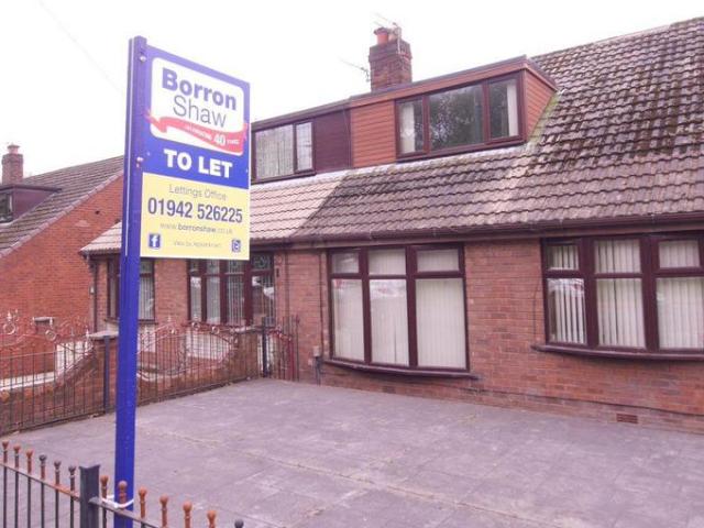 Bickershaw Lane, Abram 2 bed semi detached house to rent £700 pcm £162 pw