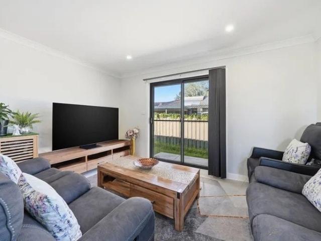 Bidwill, 11A Walshe Grove