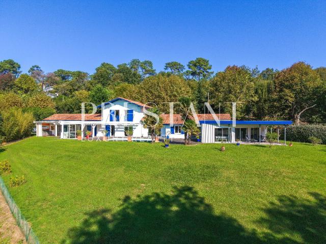 Bidart Maison contemporaine avec piscine et vue montagne 290m² Bidart