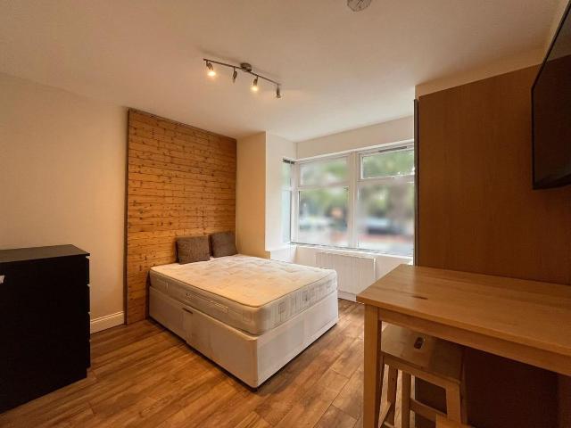 Biddestone Road, London N7, Studio to rent, £1,325 pcm | PrimeLocation