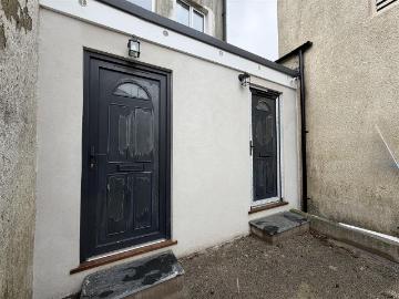 Biddicks Court, Rear Of 20 22 Fore Street, St. Austell, Cornwall PL25, 1 bed flat to rent, £855 pcm | PrimeLocation
