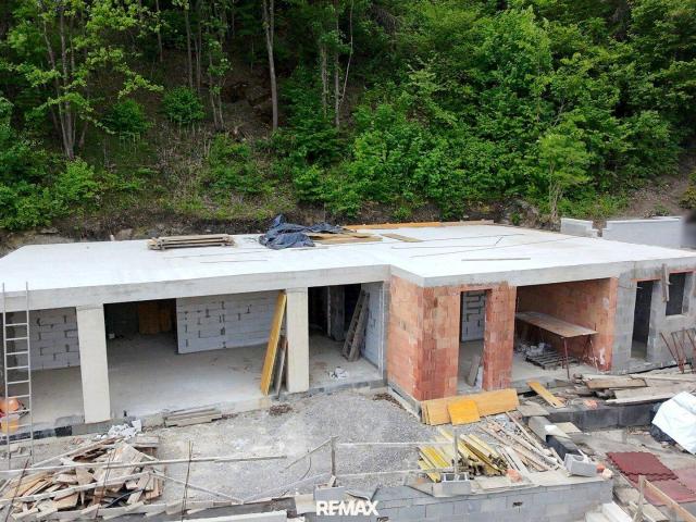 BIETERVERFAHREN: Schönes Einfamilienhaus mit Fernblick in Alland zum fertig bauen!