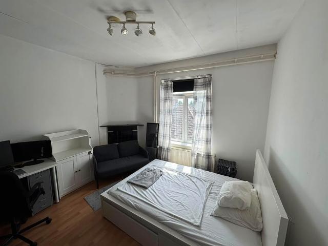 Bieden wij dit heerlijke woonhuis, met een ruim p