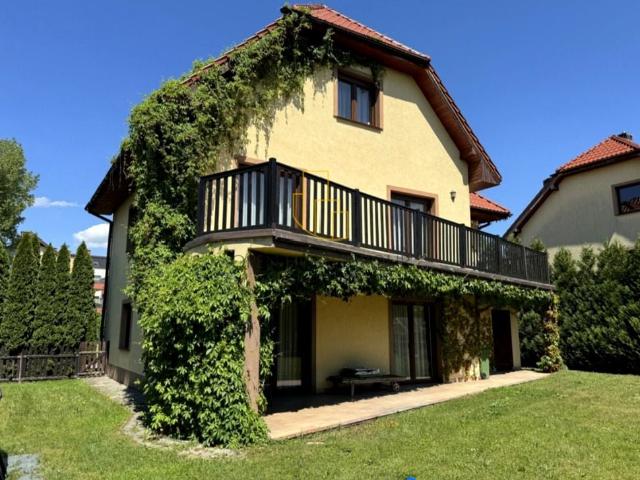 Bielany Wr. Dom wolnostojący, 8 pokoi, garaż Bielany Wrocławskie