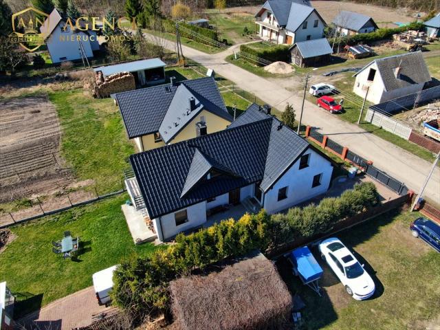Dom wolnostojący 219 m2 z dużą działką i nowoczesnym wykończeniem