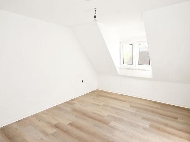 Bielefeld Innenstadt: teil renovierte 2 Zimmer Wohnung!