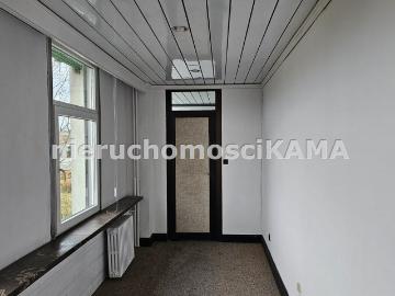 Wynajem biura 12,8 m² z dostępem do kuchni i parkingu