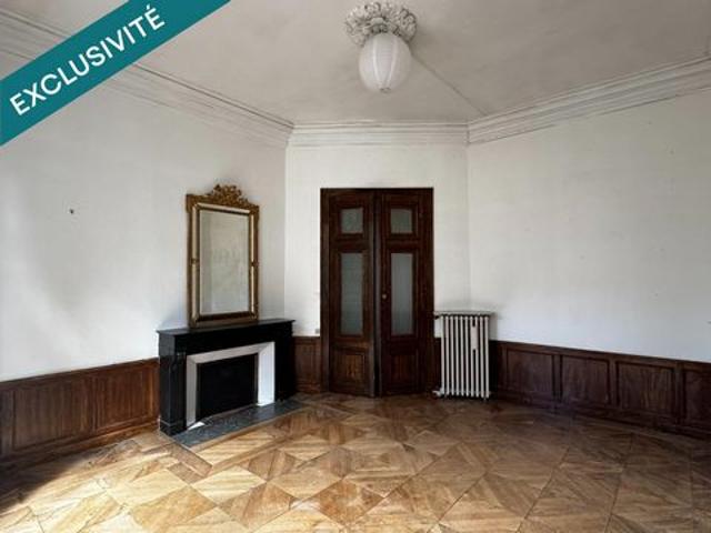 Bien de caractère dans un ancien hôtel particulier