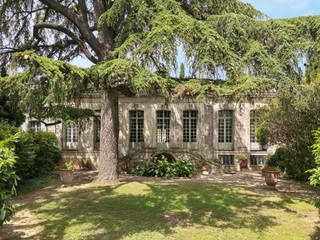 Bien d'Exception à Montpellier Hôtel Particulier en Pierre d. 600m² Montpellier