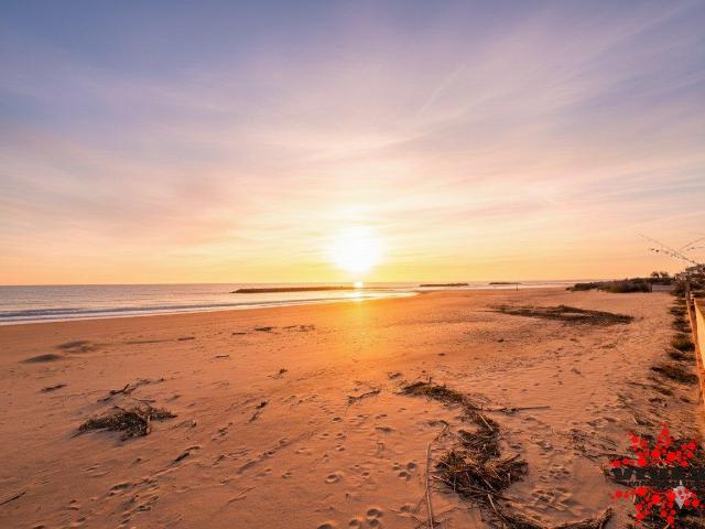 Bien d'Exception en Bord de Mer: Un Bijou Rarissime à Décou. 201m² Valras Plage