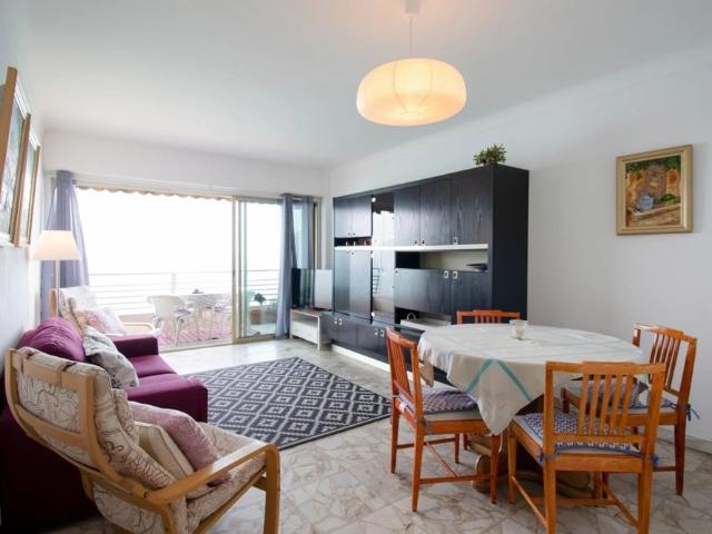 BIEN EN LOCATION SAISONNIÈRE APPARTEMENT AVEC VUE PANORAMIQUE MER