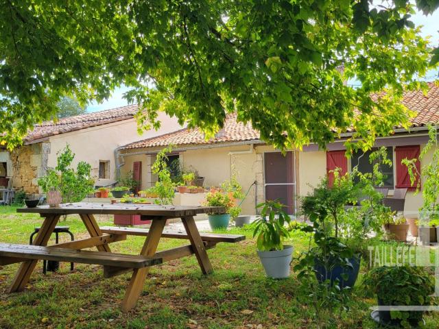 Bien plus qu'une maison… un lieu de vie unique au coeur du P. 94m² Connezac
