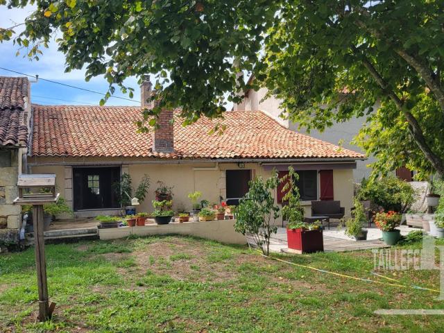 Bien plus qu'une maison un lieu de vie unique au coeur du Pé 94m² Connezac