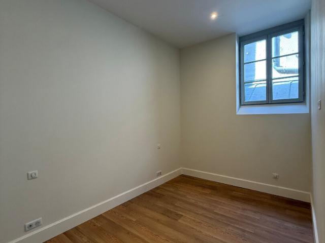 BIEN RARE COURS JEAN JAURES APPARTEMENT DE TYPE F5 AVEC TERRASSE