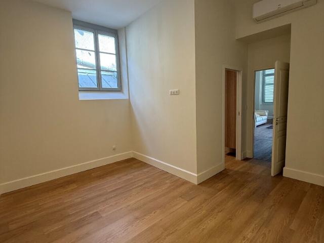 BIEN RARE COURS JEAN JAURES APPARTEMENT DE TYPE F5 AVEC TERRASSE