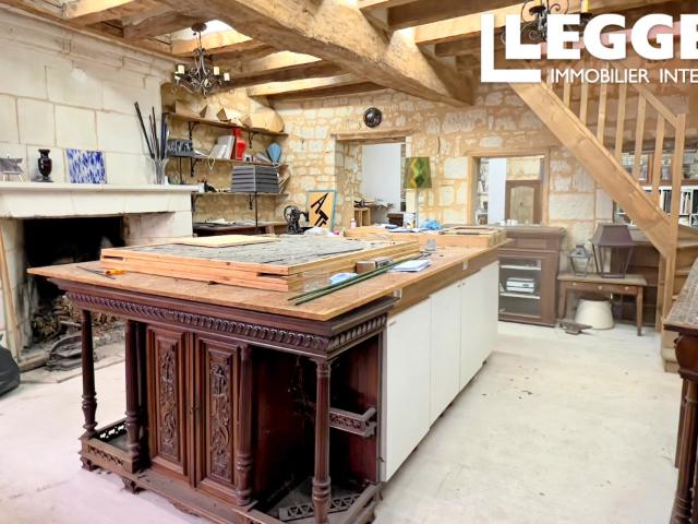 Bien rare à Fontevraud l’Abbaye – Atelier et maison à rénover