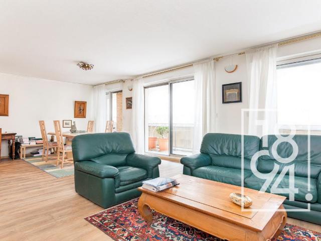 BIEN RARE! Appartement de 100m² avec grand balcon et ascenseur à vendre / Place Saint Georges / Toulouse 31000