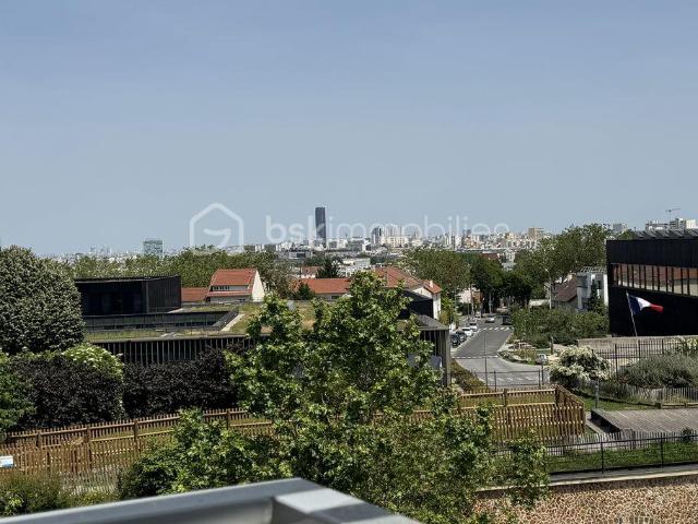 BIEN RARE ! APPARTEMENT RENOVE LUMINEUX ET VUE REMARQUABLE