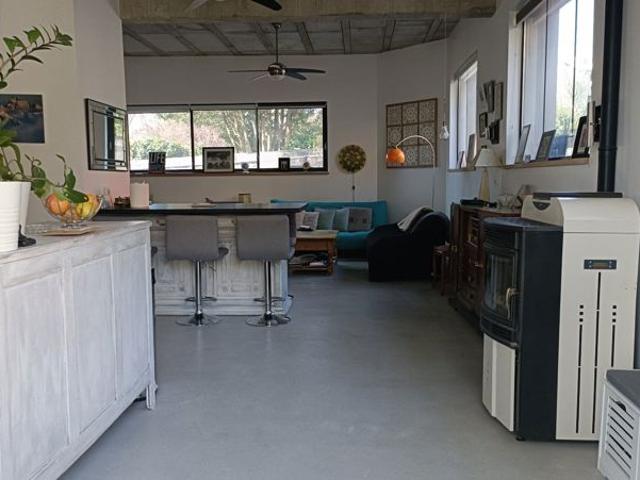 Bien rare Maison mitoyenne atypique avec terrain constructible Proche centre ville