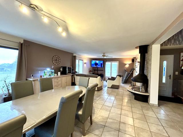 BIEN RARE PAVILLON 5 CH SUR TERRAIN DE 2800 m2 AU CALME