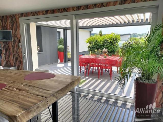 Bien rare: villa de prestige à proximité immédiate de la Su
