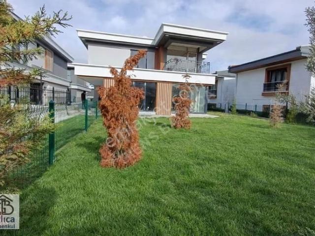 Biens Ten Bağlıca Merkez De Kapalı Otoparklı Full Yapılı Villa