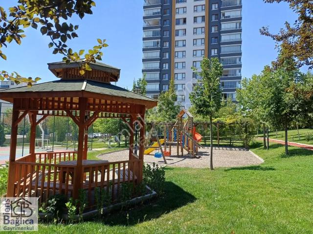 Biens Ten Bulvarda Geniş Peyzajlı Manzaralı Site Dairesidir