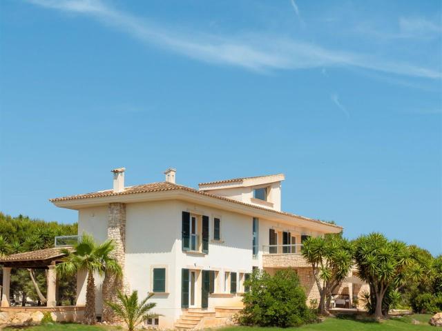 Bienvenido a esta villa ubicada en la hermosa y tranquila zo. 660m² Colonia de Sant Jordi
